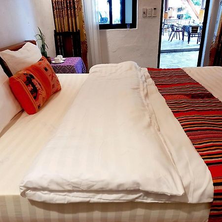 Nha Tan - Mai Chau Homestay And Tours Buitenkant foto