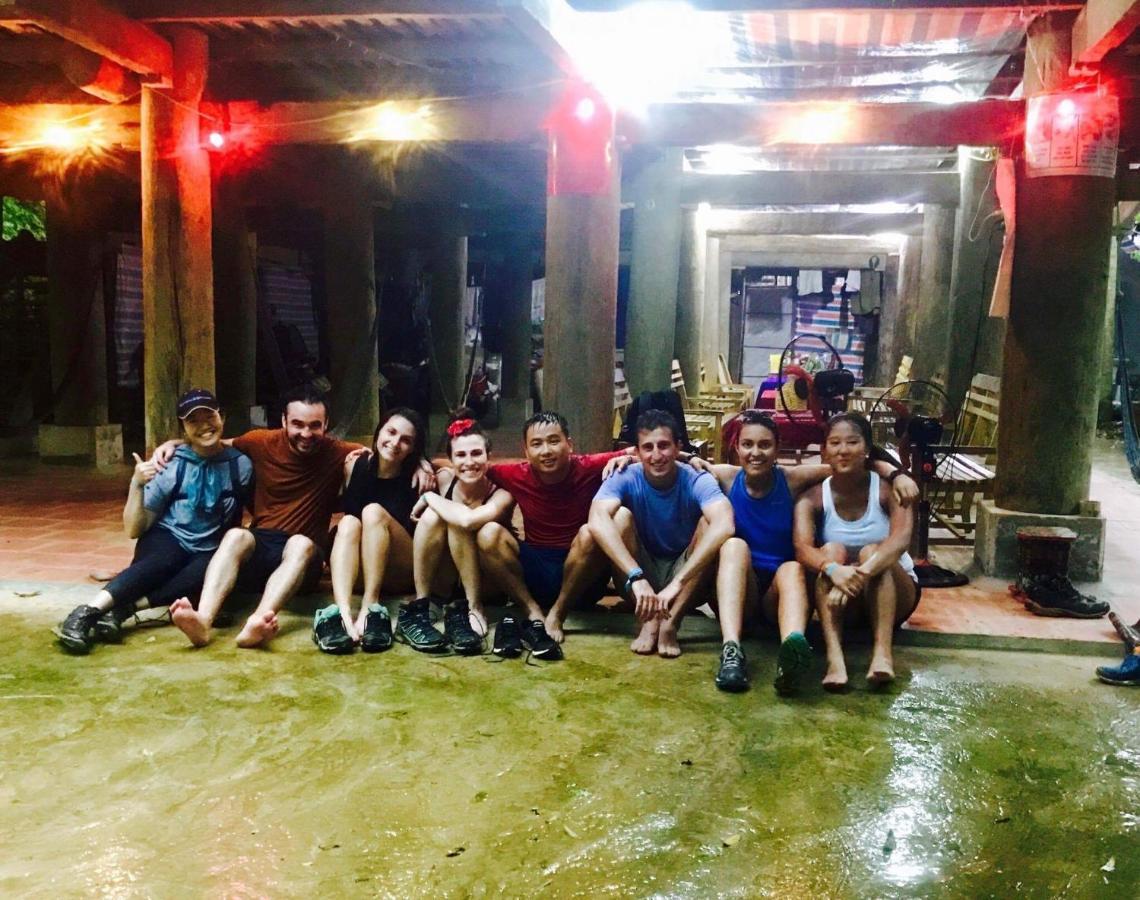 Nha Tan - Mai Chau Homestay And Tours Buitenkant foto