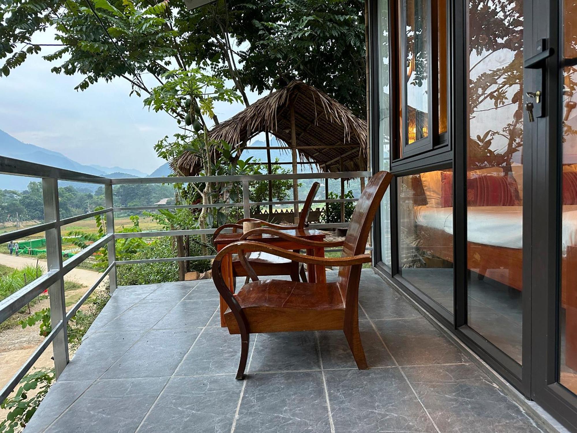Nha Tan - Mai Chau Homestay And Tours Buitenkant foto