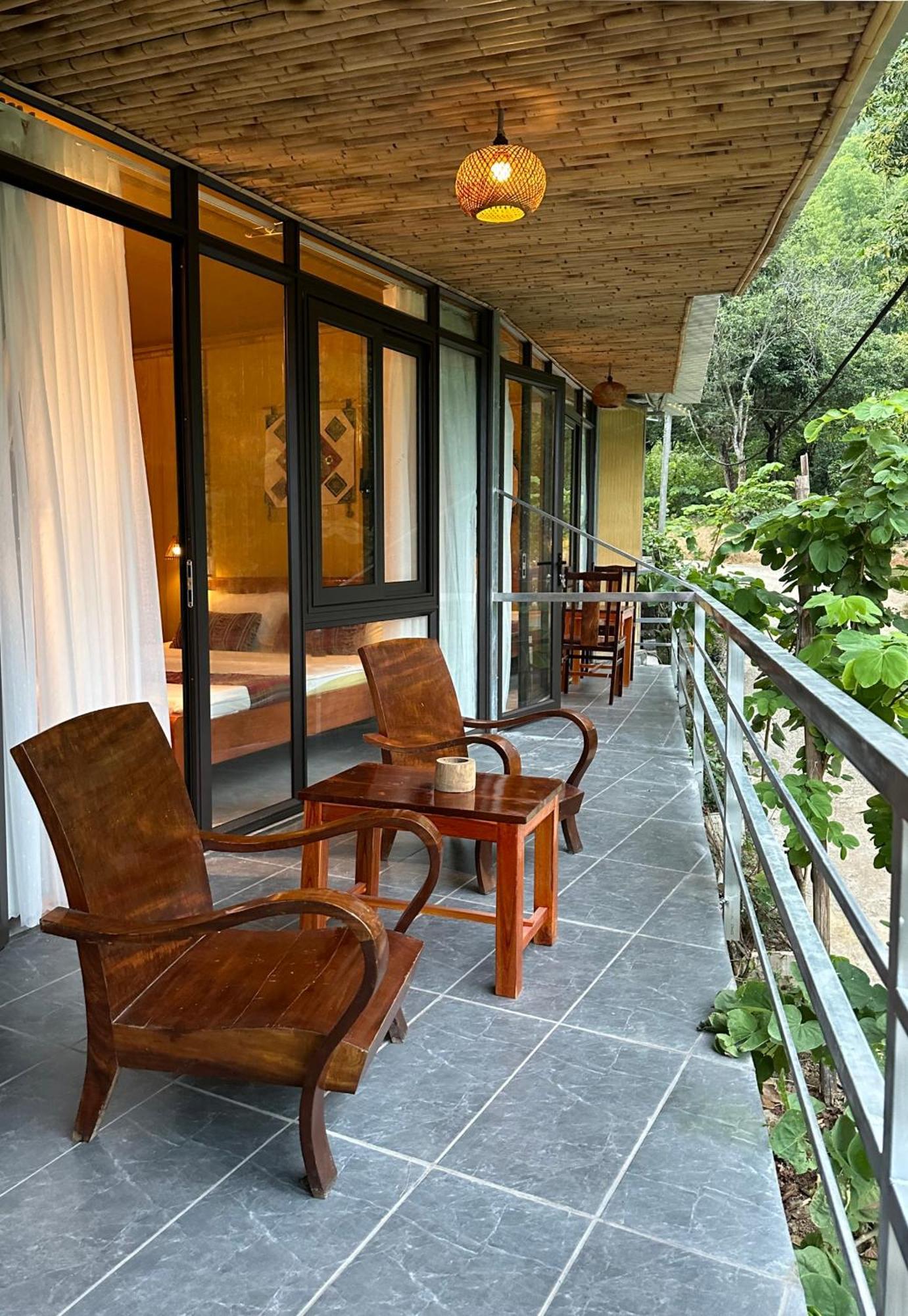 Nha Tan - Mai Chau Homestay And Tours Buitenkant foto