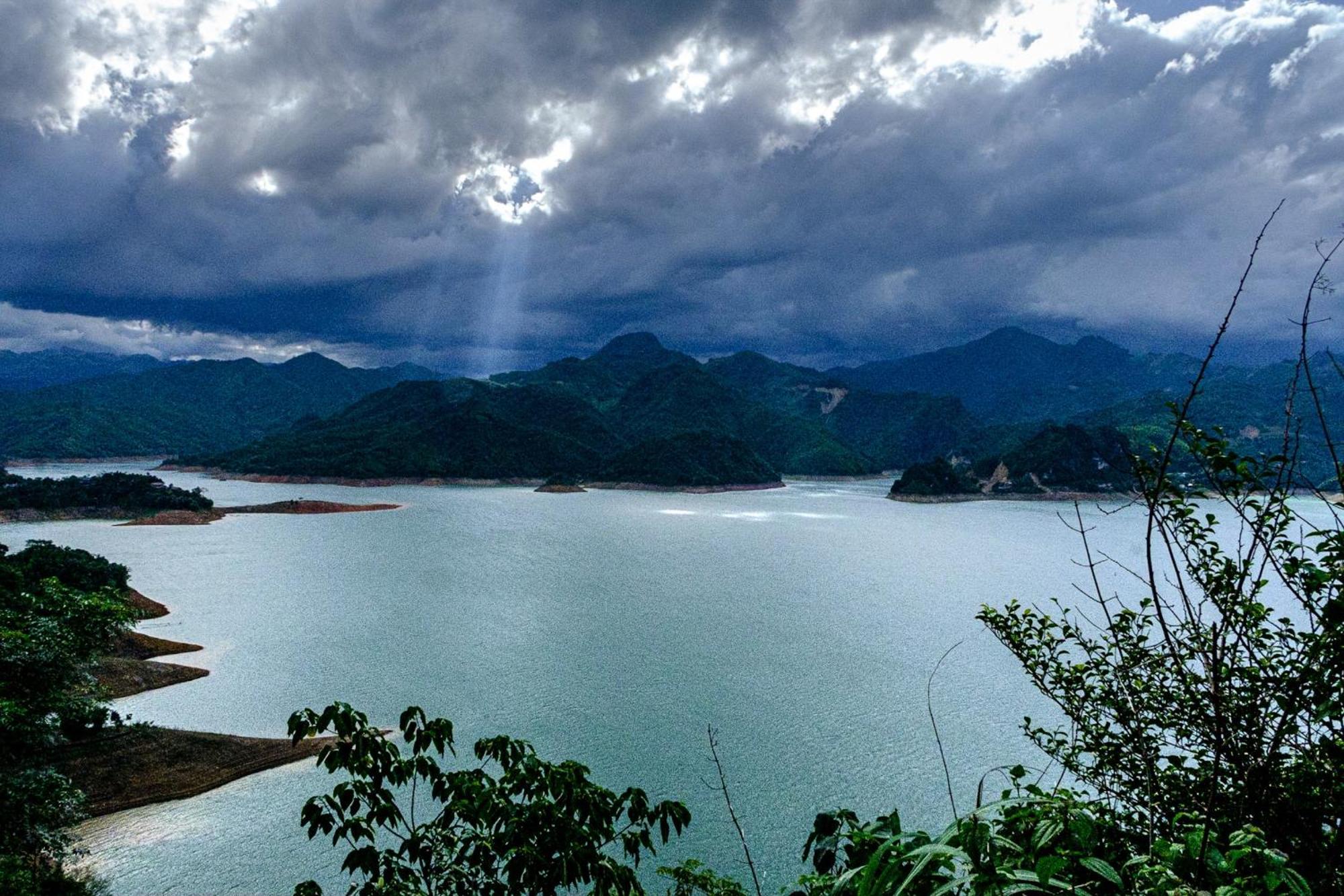 Nha Tan - Mai Chau Homestay And Tours Buitenkant foto
