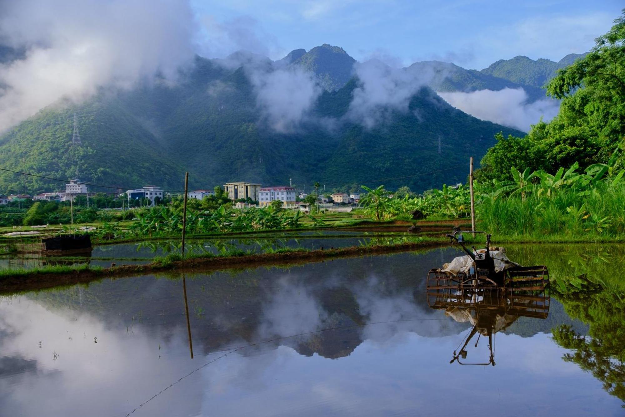 Nha Tan - Mai Chau Homestay And Tours Buitenkant foto
