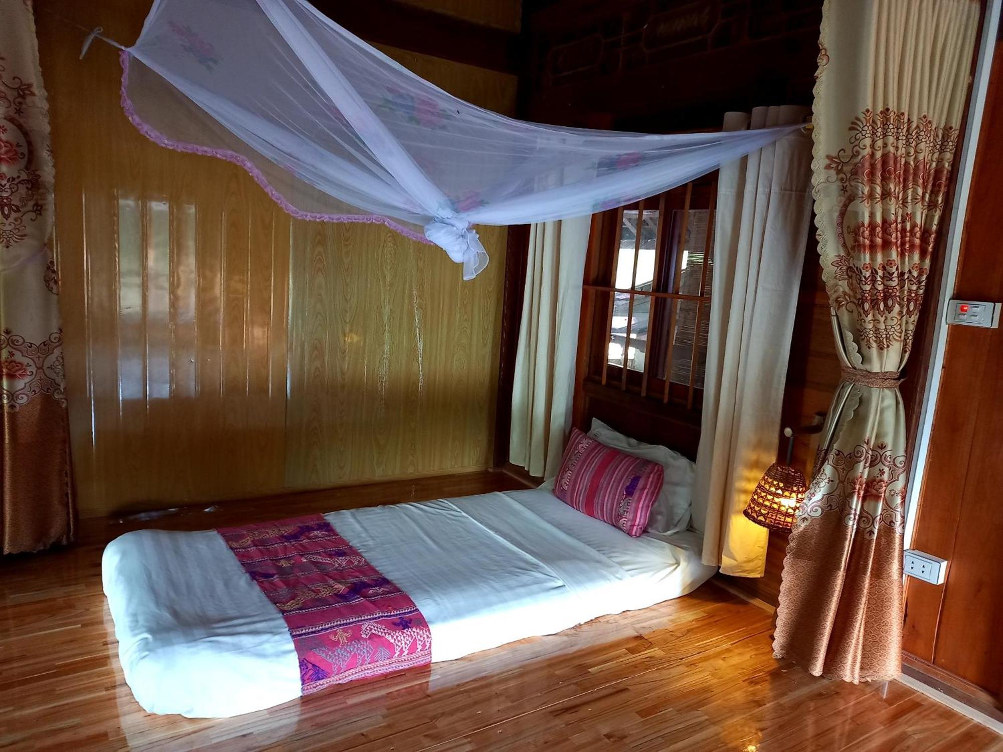 Nha Tan - Mai Chau Homestay And Tours Buitenkant foto