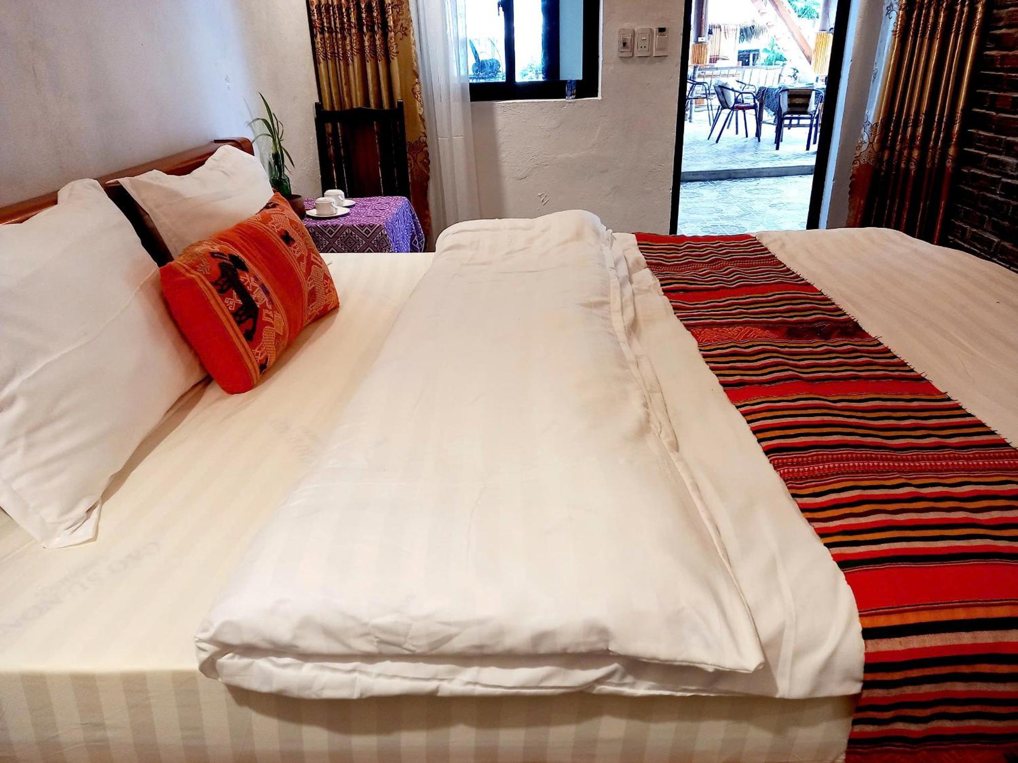 Nha Tan - Mai Chau Homestay And Tours Buitenkant foto