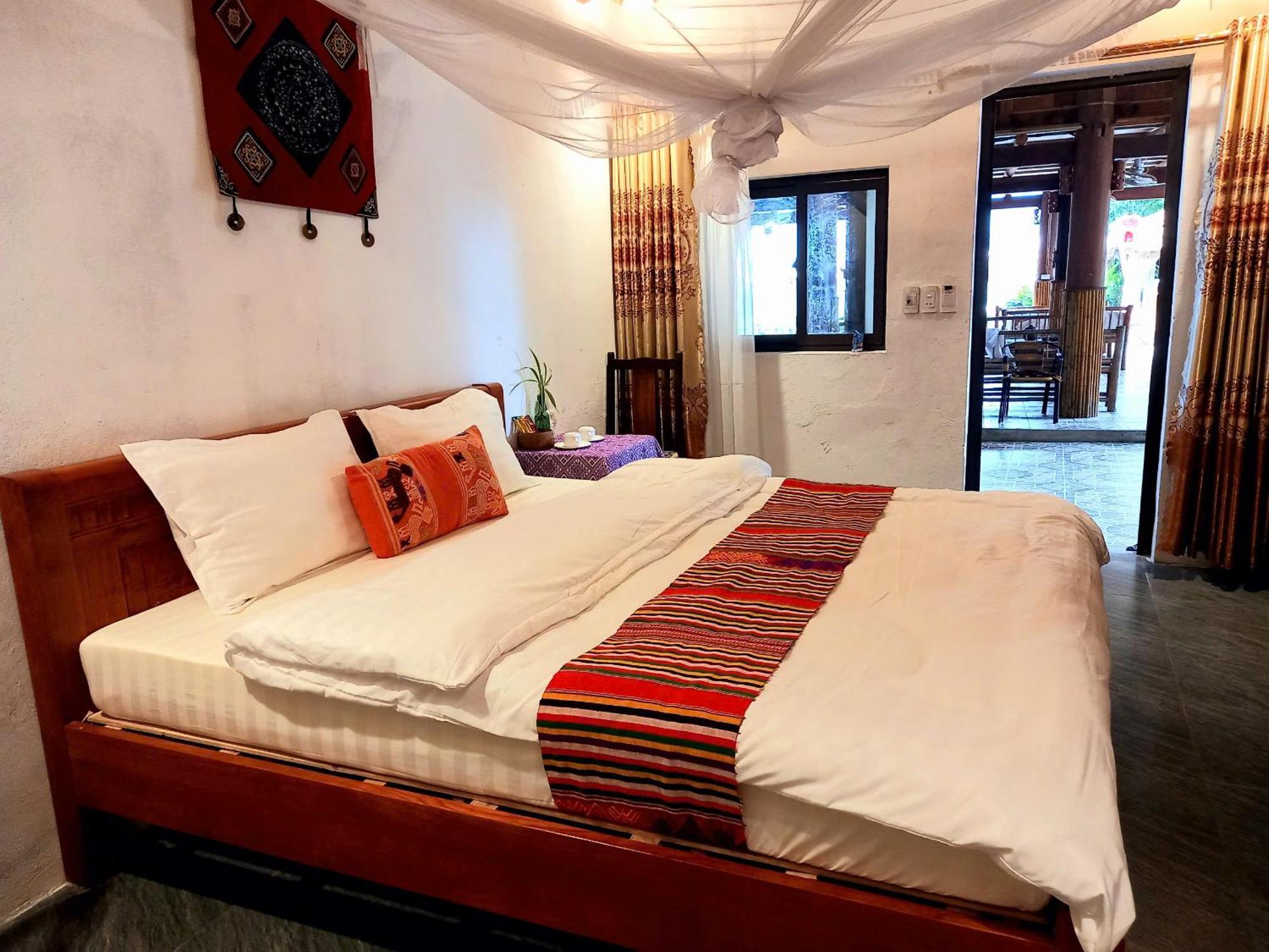 Nha Tan - Mai Chau Homestay And Tours Buitenkant foto