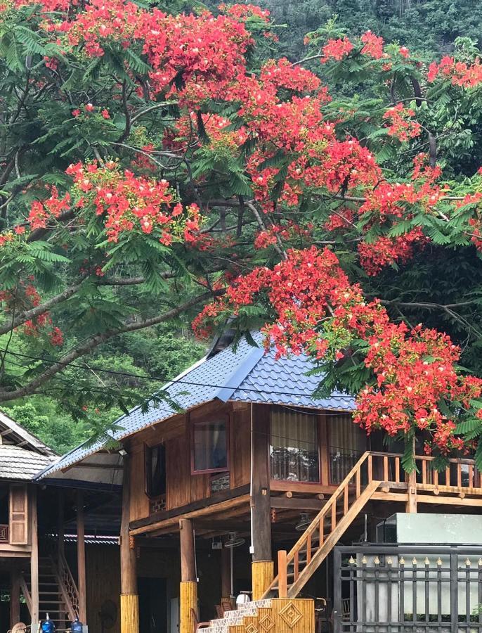Nha Tan - Mai Chau Homestay And Tours Buitenkant foto
